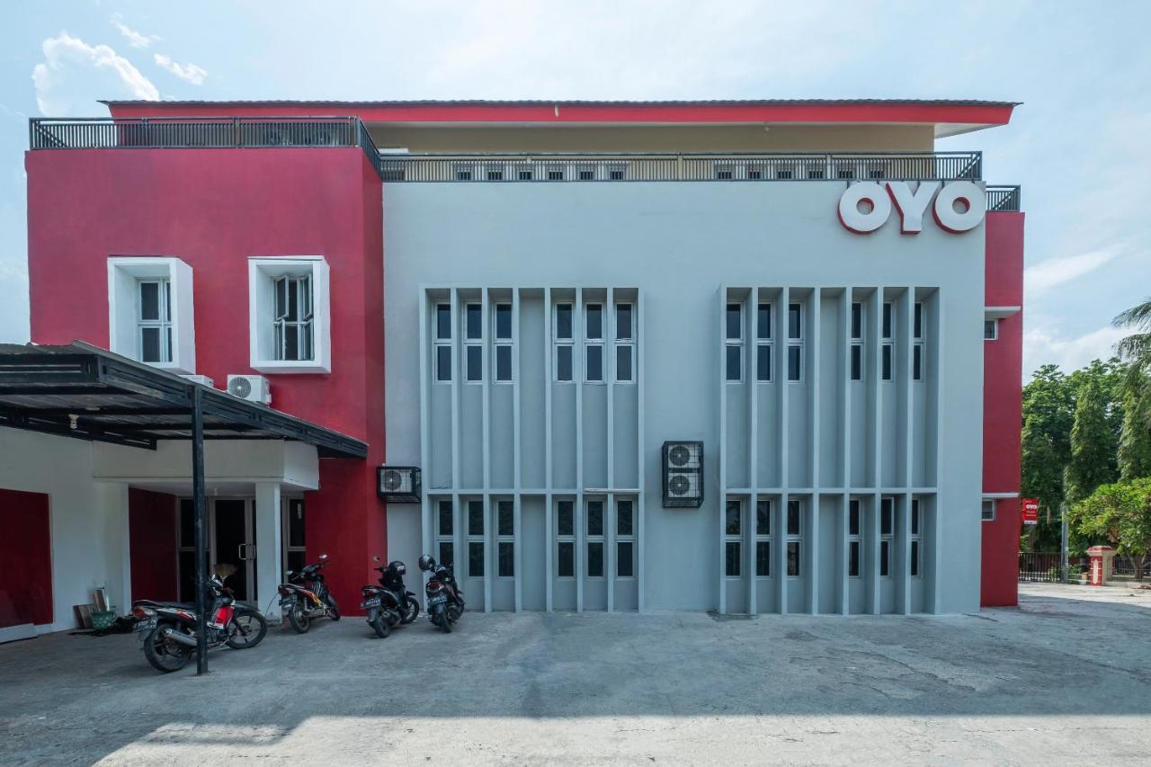 Oyo 2132 Pondok Avicenna Cirebon Exterior photo
